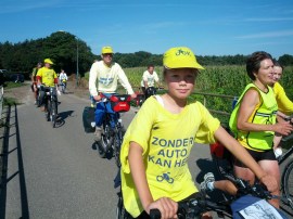 Heel het gezin doet mee. 