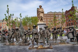 De beeldengroep uit de nachtwacht.